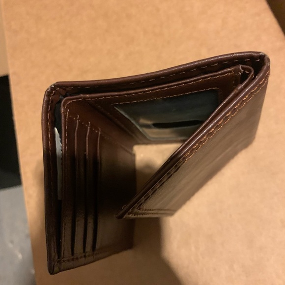 Vintage Columbia Brown Leather Bifold Wallet - Picture 6 of 7